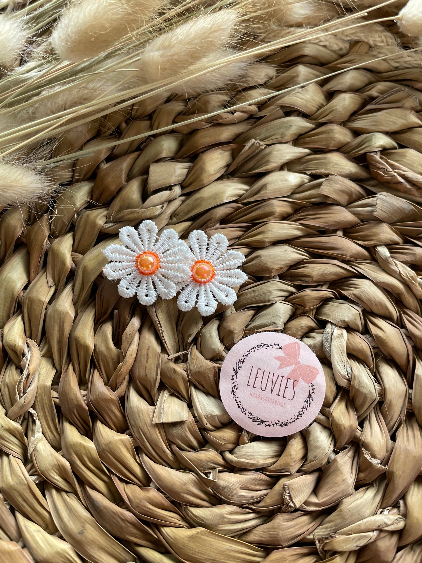 alligatorclip 4cm bloem daisy wit oranje parel