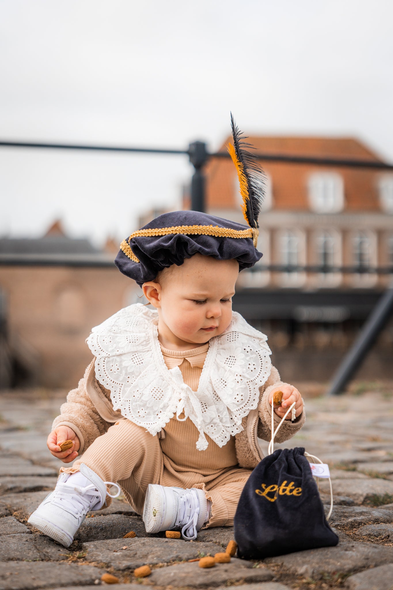 Luxe pieten piet verkleedset pietenmuts pietencape pepernotenzakje met naam gepersonaliseerd