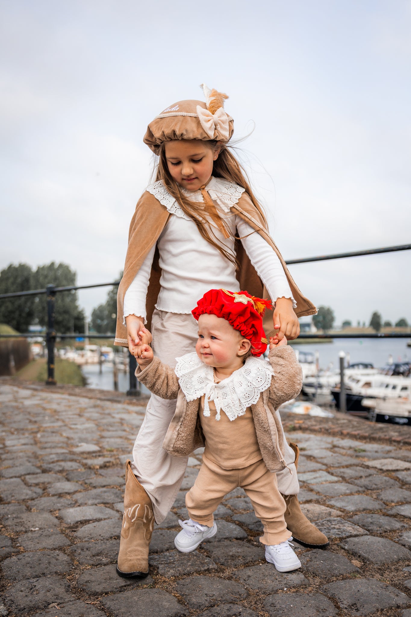 Luxe pieten piet verkleedset pietenmuts pietencape pepernotenzakje met naam gepersonaliseerd