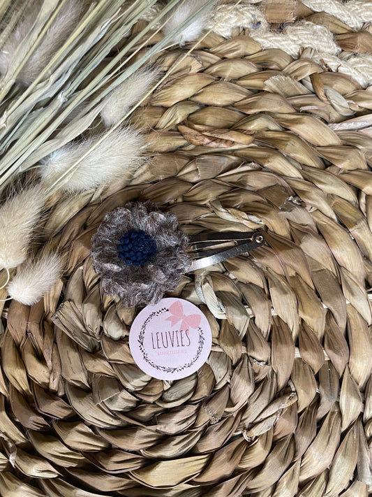 vilten bloem mara bruin klikklak haarspeldje