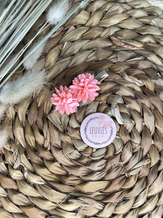 alligatorclip leren bloem nora roze