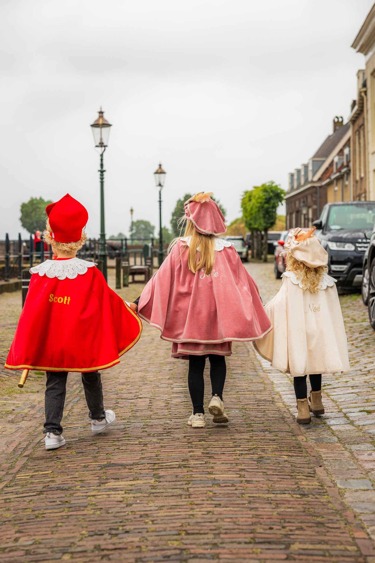 Mijter (met naam) - Luxe van 100% wolvilt | Leuvies