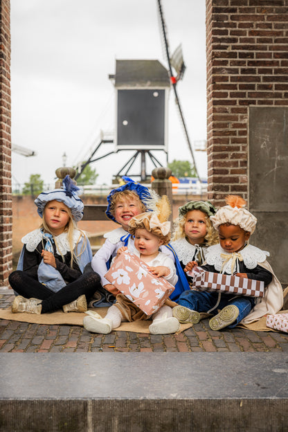Gepersonaliseerde pietenpakken kind luxe met naam