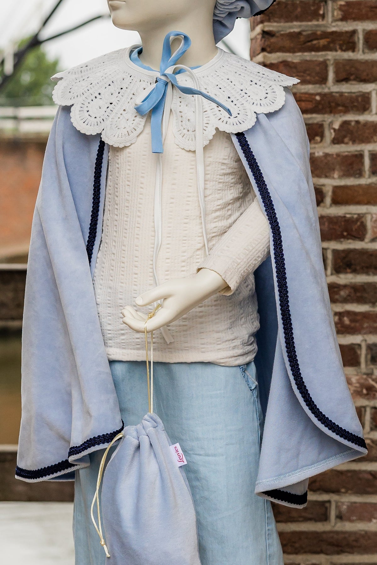 Luxe pietencape lichtblauw blauw onesize te personaliseren met naam.