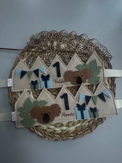 verjaardagskroontjes voor een tweeling met koala's, verwisselbare cijfers en met naam.